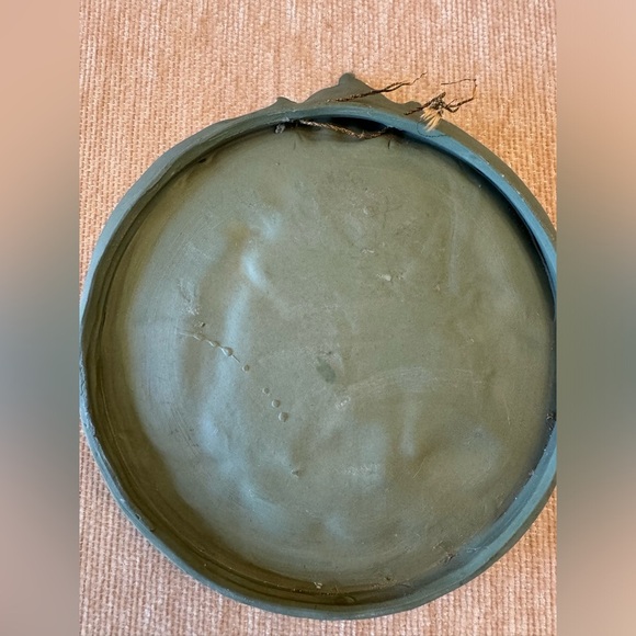 Green and White Decorative Wall Plaque - Picture 5 of 7